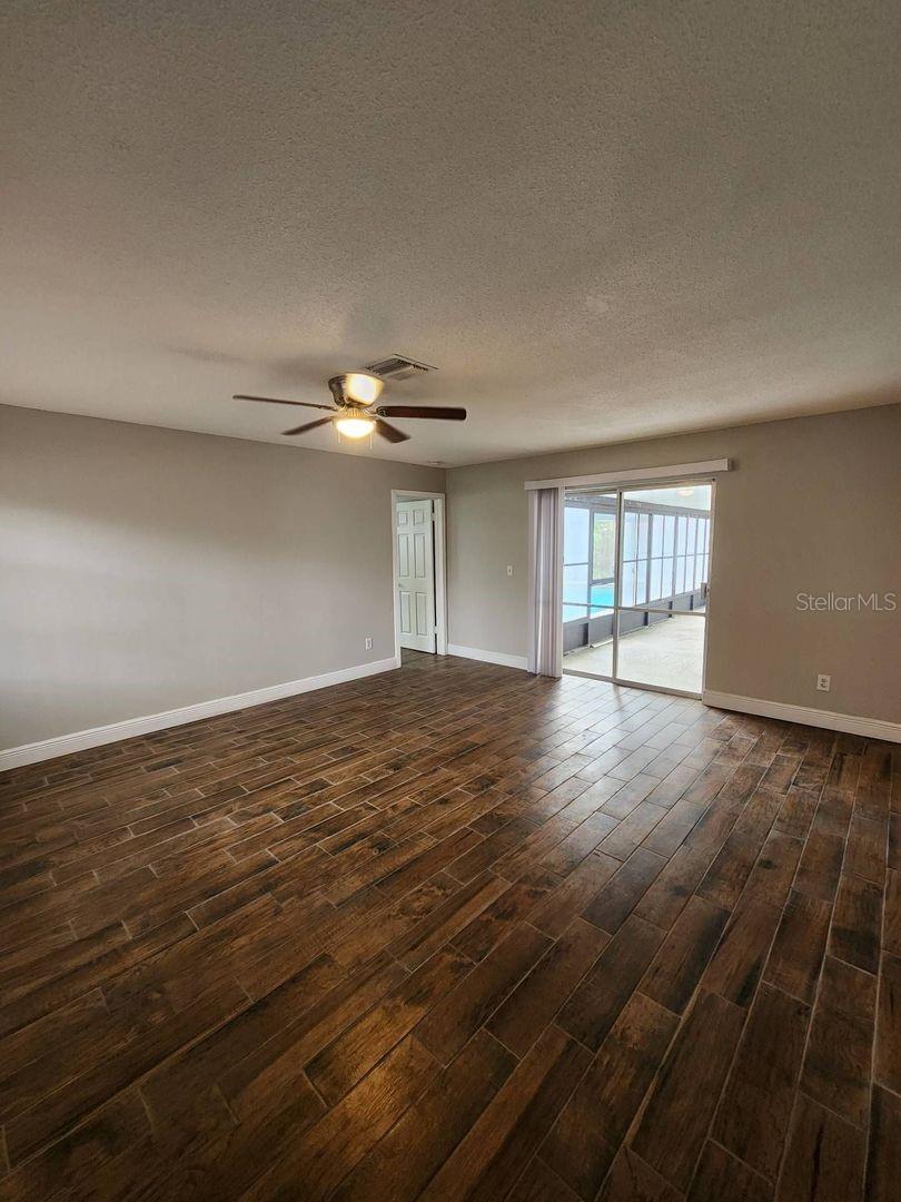 Image 17 of 38 For 2913 Bayeux Avenue