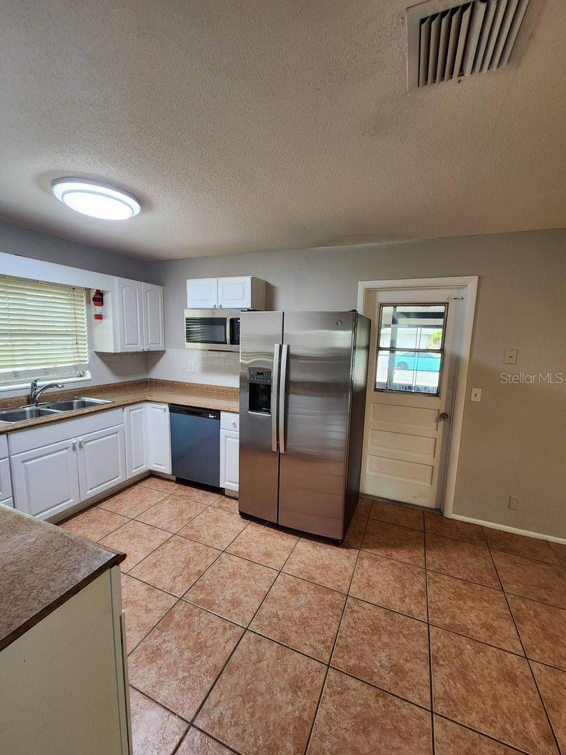 Image 21 of 38 For 2913 Bayeux Avenue