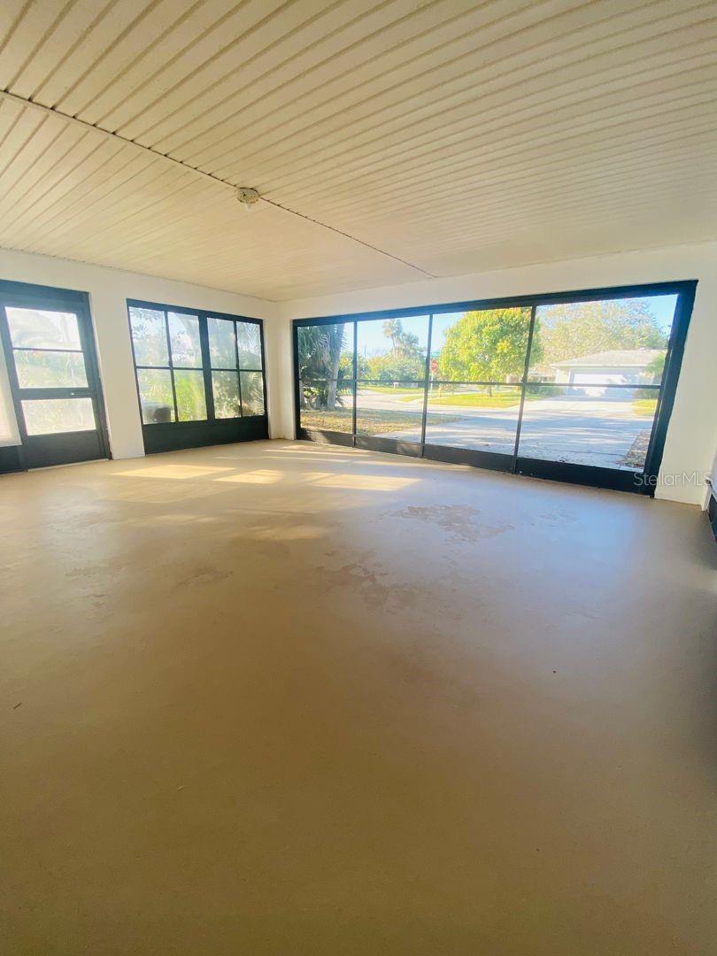 Image 35 of 38 For 2913 Bayeux Avenue