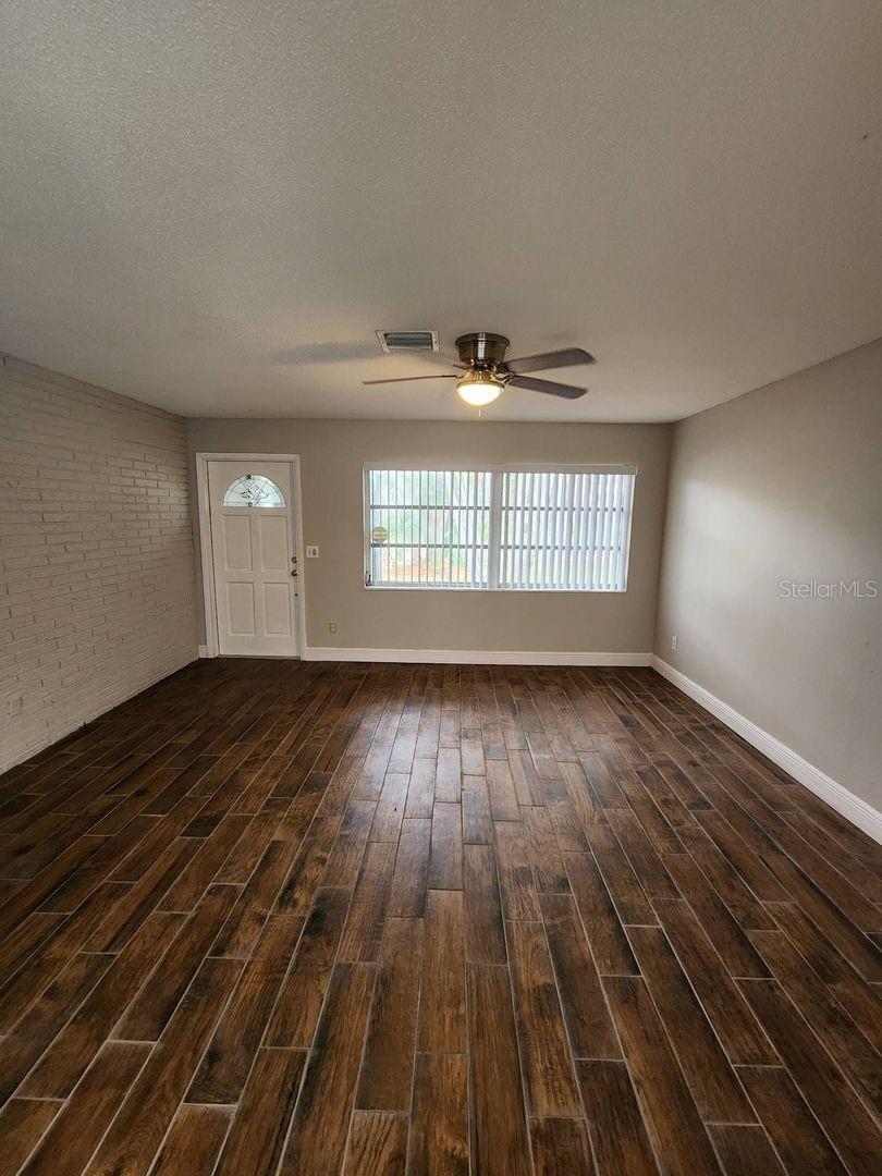 Image 8 of 38 For 2913 Bayeux Avenue