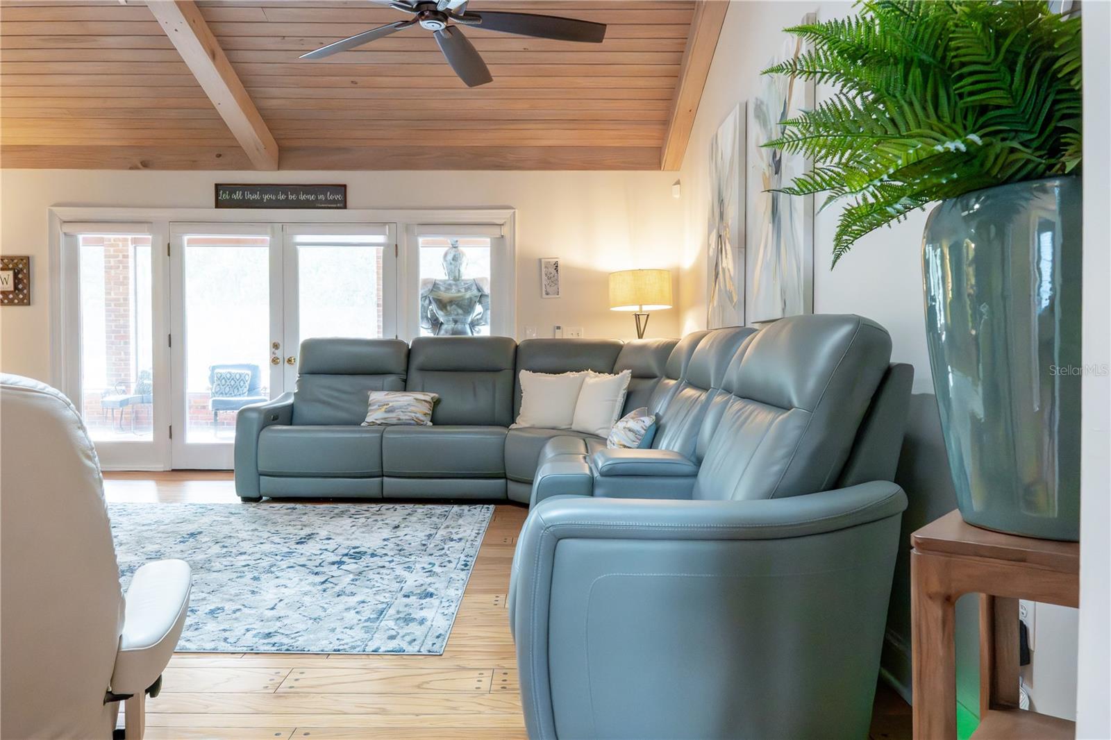 Image 21 of 63 For 5368 Majestic Oak Circle