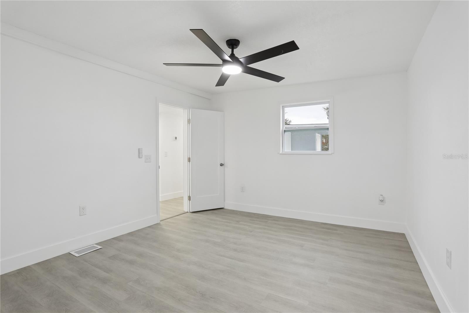 Image 13 of 38 For 1605 8th Street