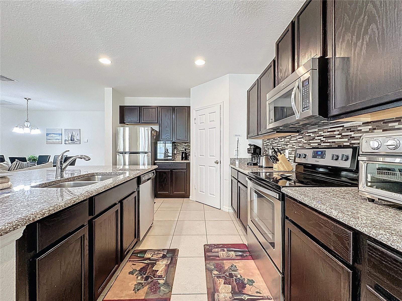 Image 18 of 52 For 1346 Yorkshire Court