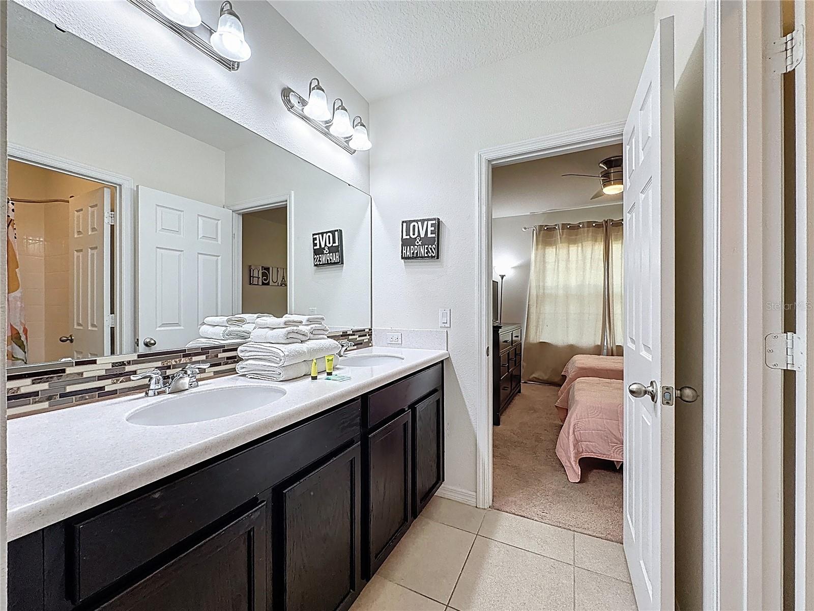 Image 41 of 52 For 1346 Yorkshire Court