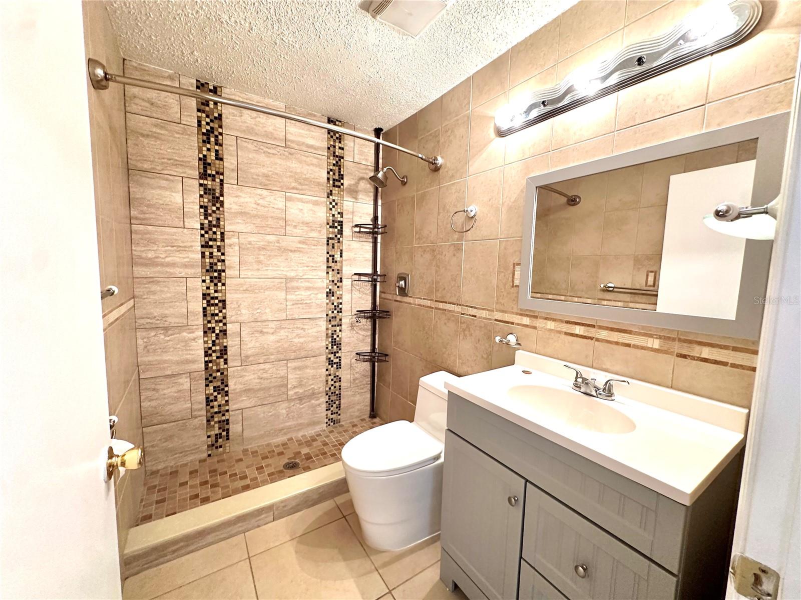 Image 6 of 13 For 2541 Chatham Circle