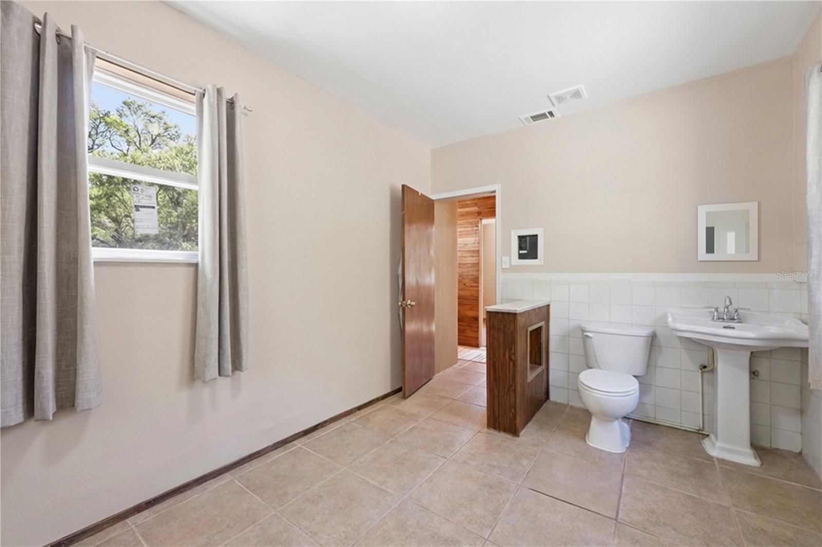 Image 19 of 34 For 31770 Elkridge Drive