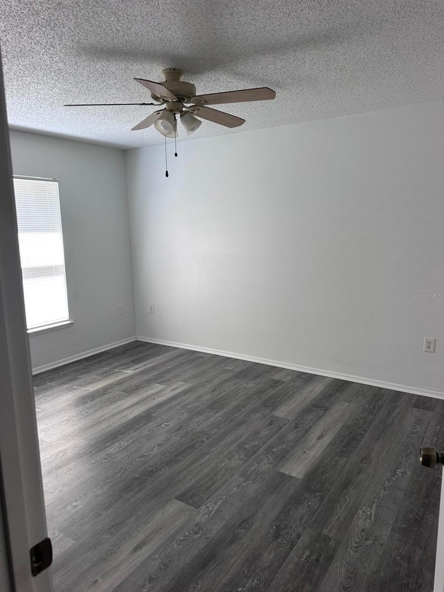 Image 3 of 14 For 1944 Sawfish Drive