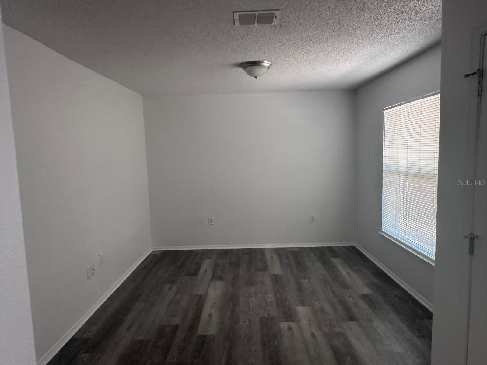 Image 4 of 14 For 1944 Sawfish Drive