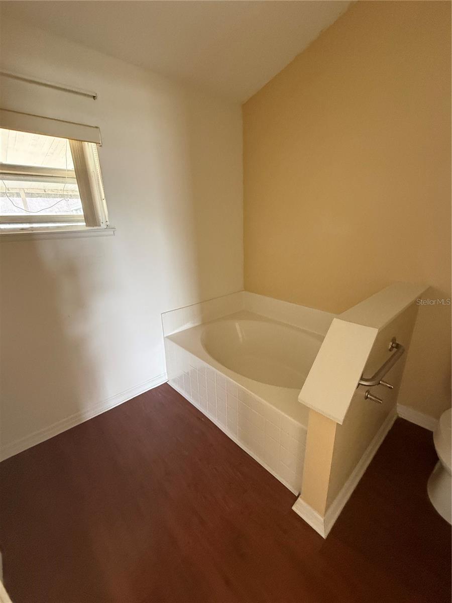 Image 12 of 38 For 330 Baccarat Court