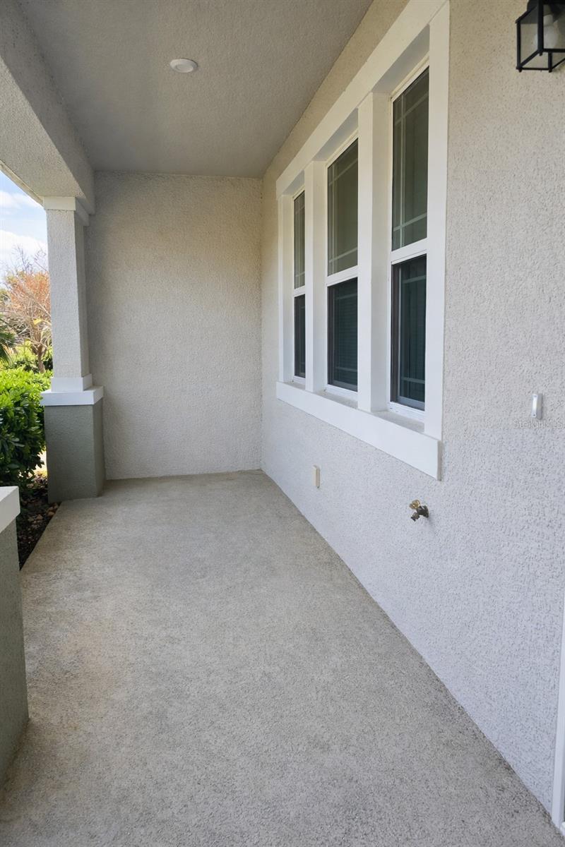 Image 3 of 30 For 8913 Matriarca Aly