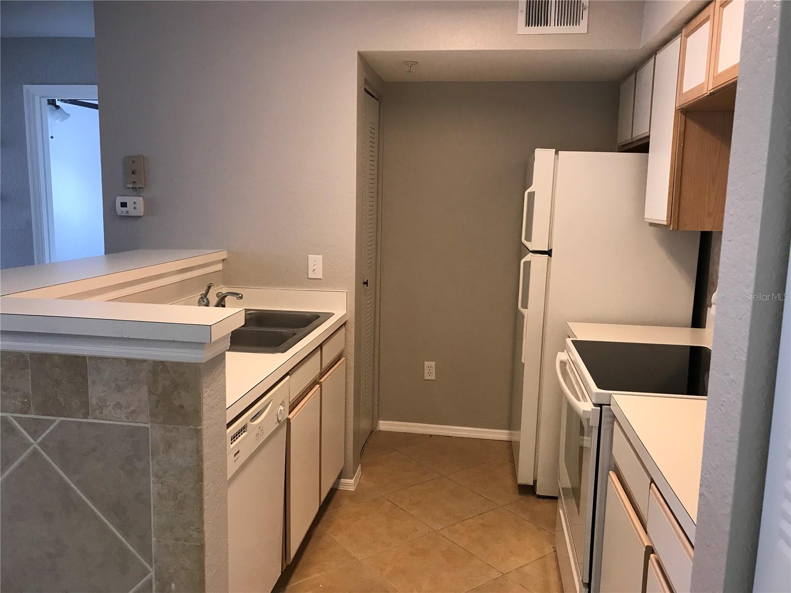 Image 9 of 12 For 2209 Antigua Place 815