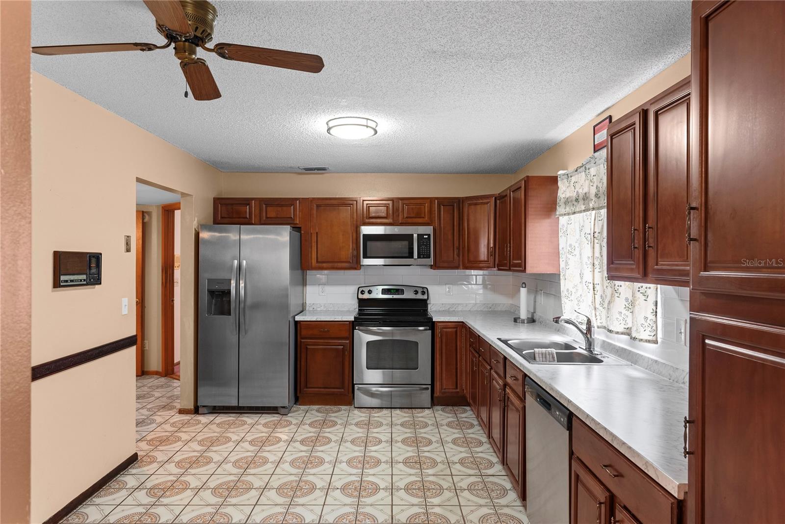 Image 15 of 45 For 5866 Grand Canyon Drive