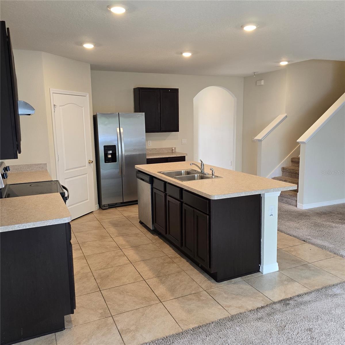 Image 3 of 49 For 814 Sun Burst Road