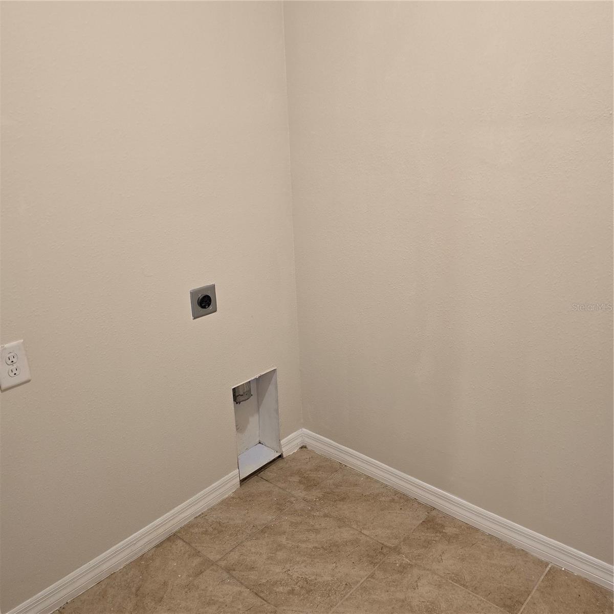 Image 31 of 49 For 814 Sun Burst Road