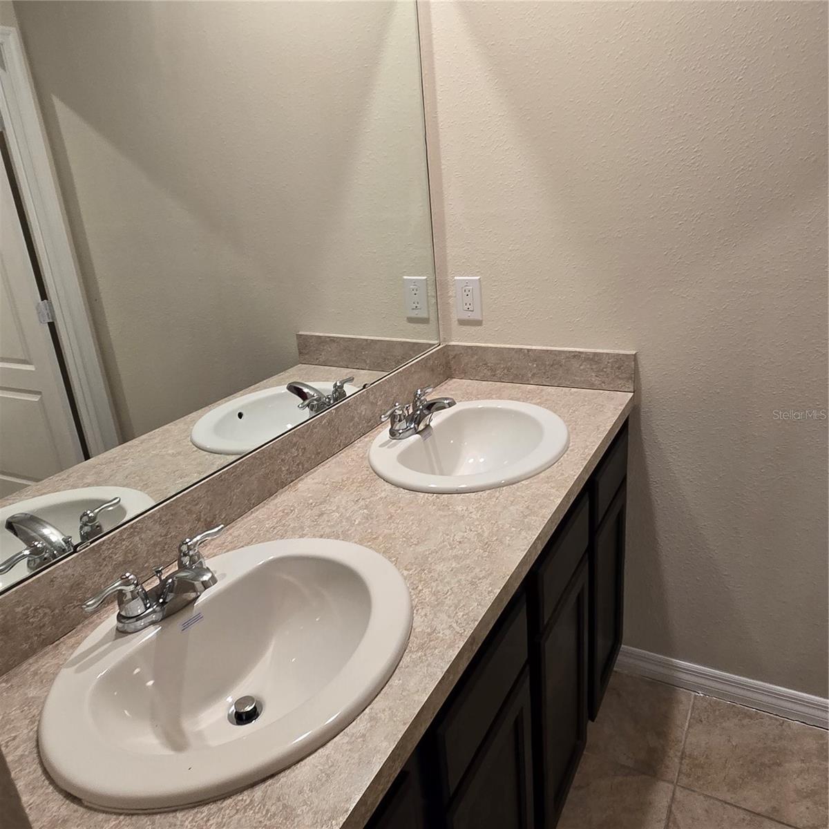 Image 36 of 49 For 814 Sun Burst Road