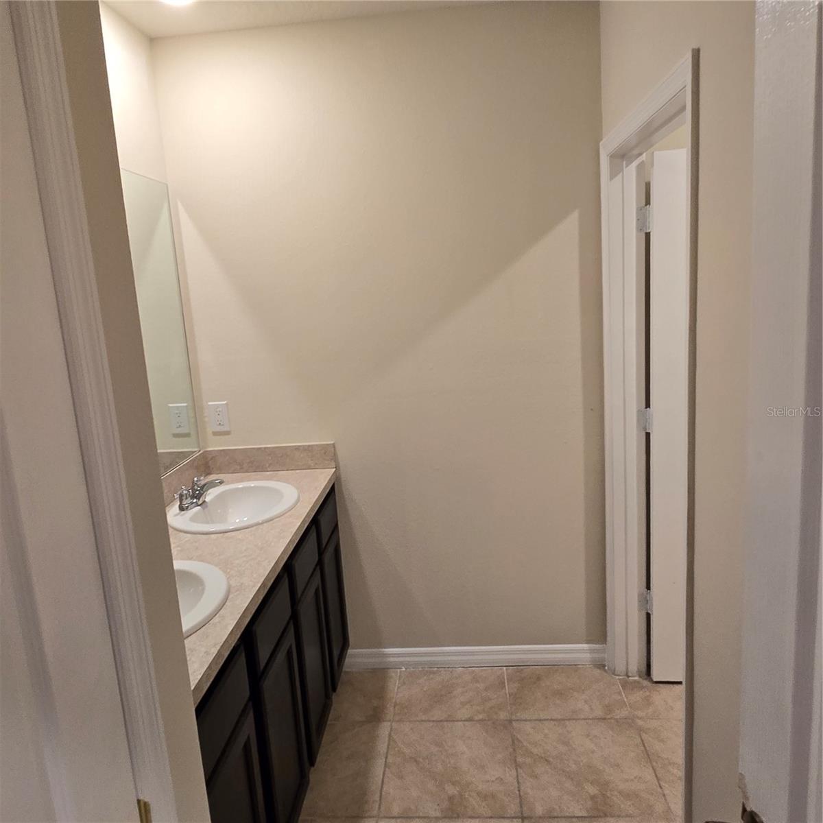 Image 37 of 49 For 814 Sun Burst Road