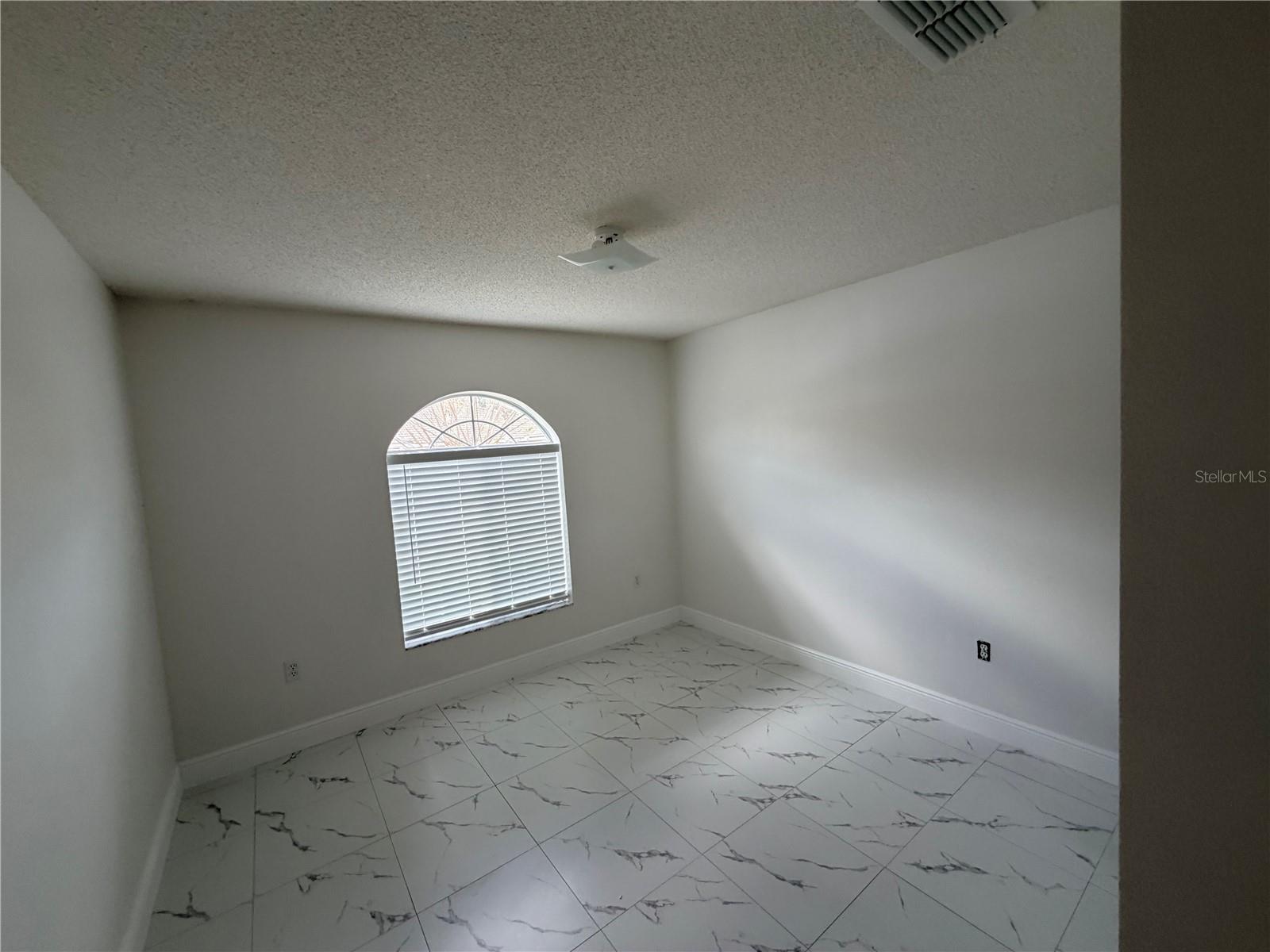 Listing photo id 12 for 145 Ocean Bluff Drive