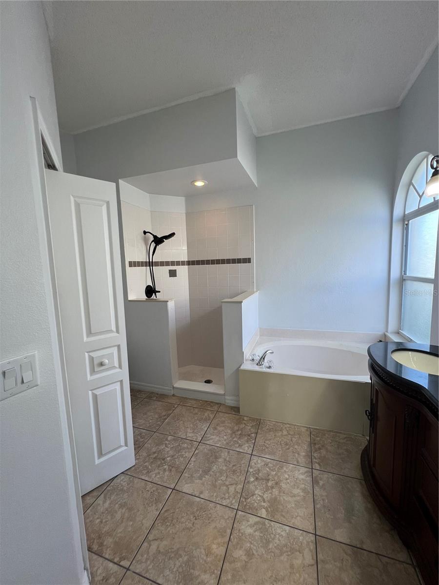 Image 5 of 15 For 2616 Quarterdeck Court