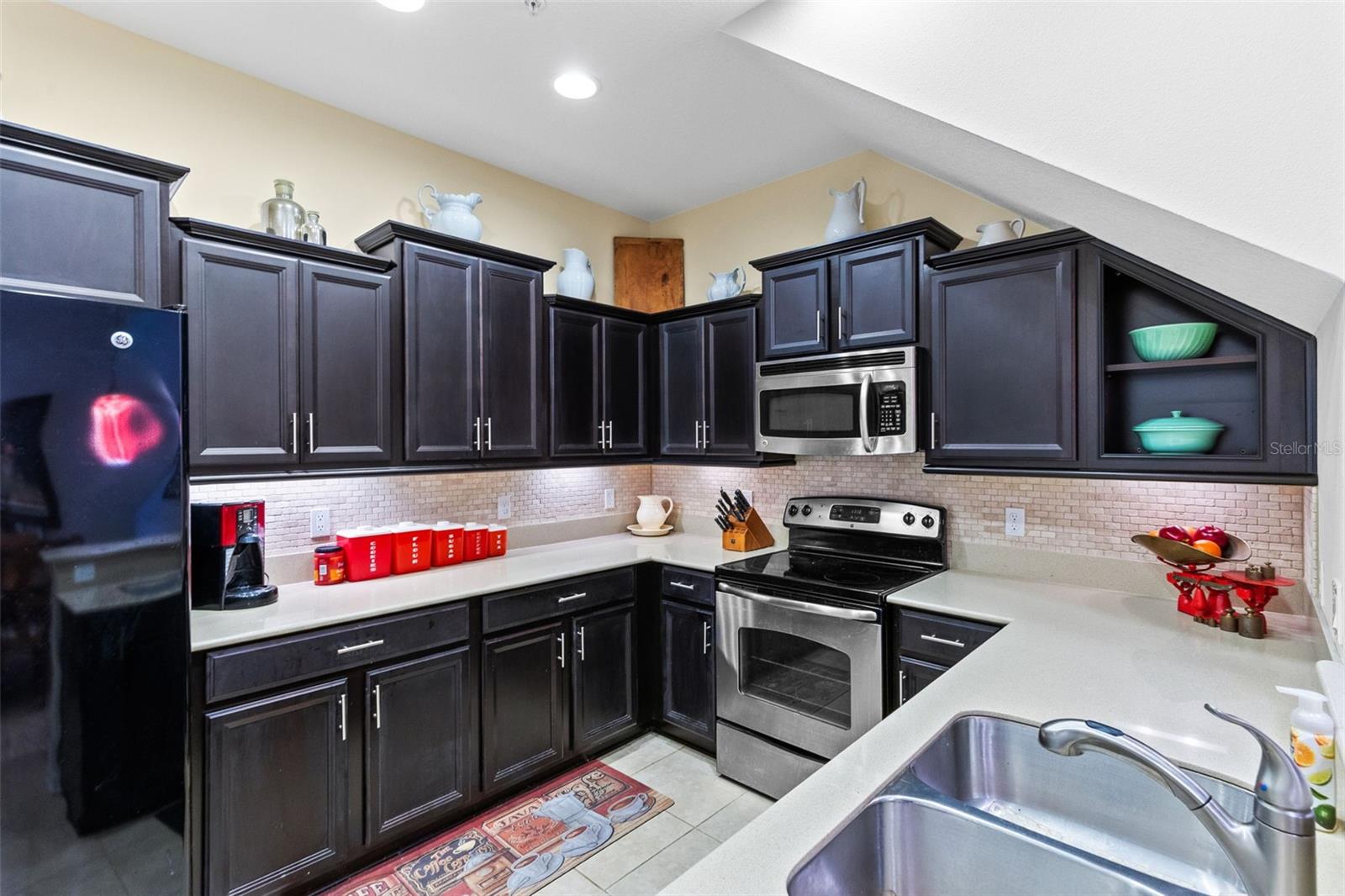 Image 6 of 35 For 14215 Desert Haven Street 3507