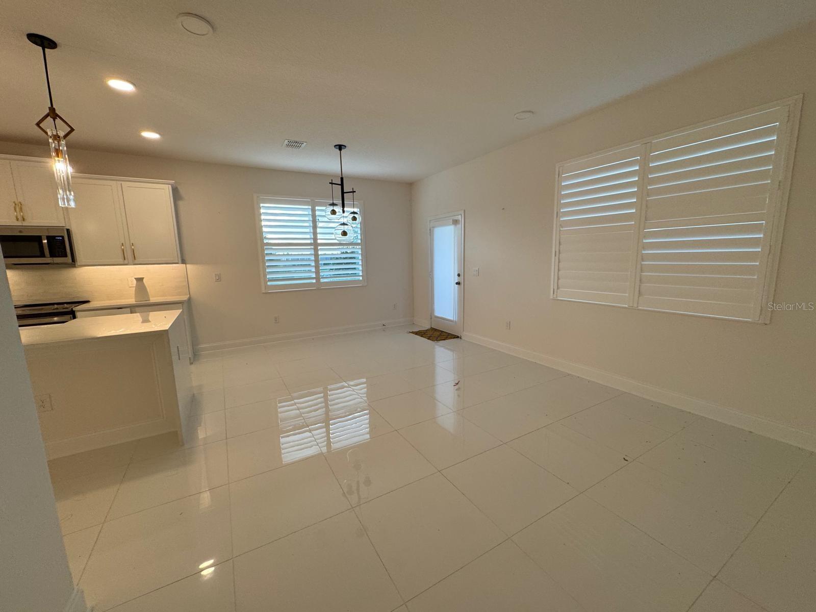 Image 10 of 35 For 16001 Grafton Way