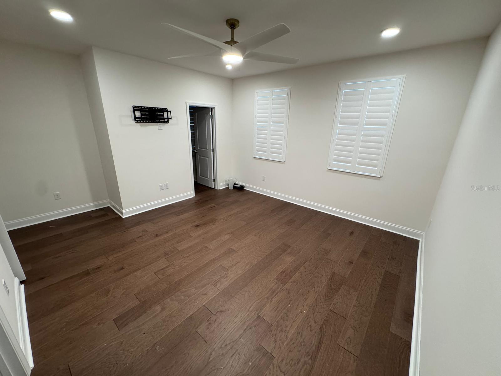 Image 17 of 35 For 16001 Grafton Way