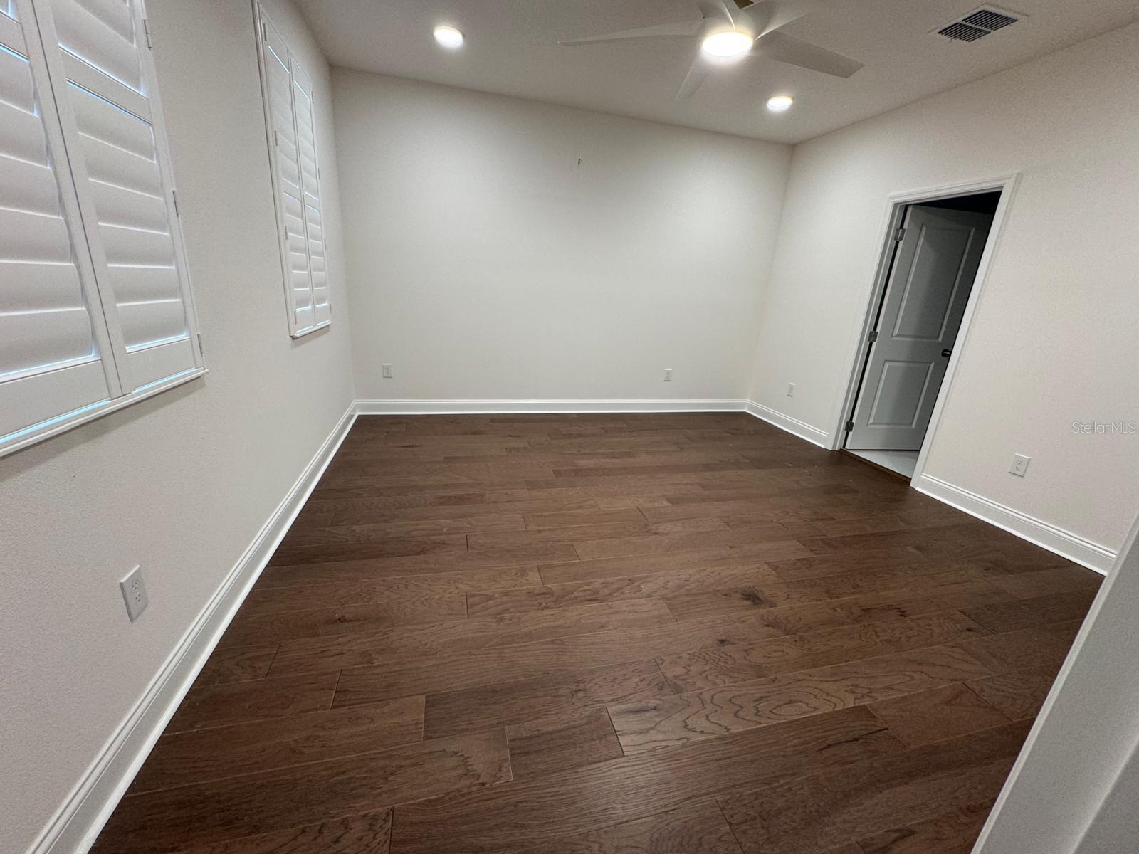 Image 19 of 35 For 16001 Grafton Way