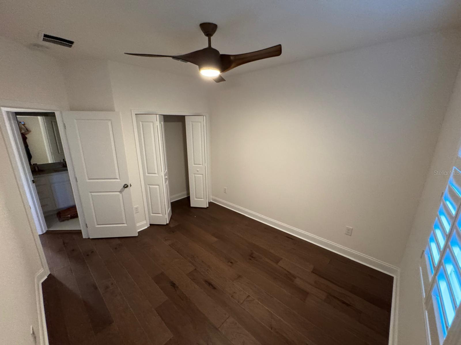 Image 24 of 35 For 16001 Grafton Way