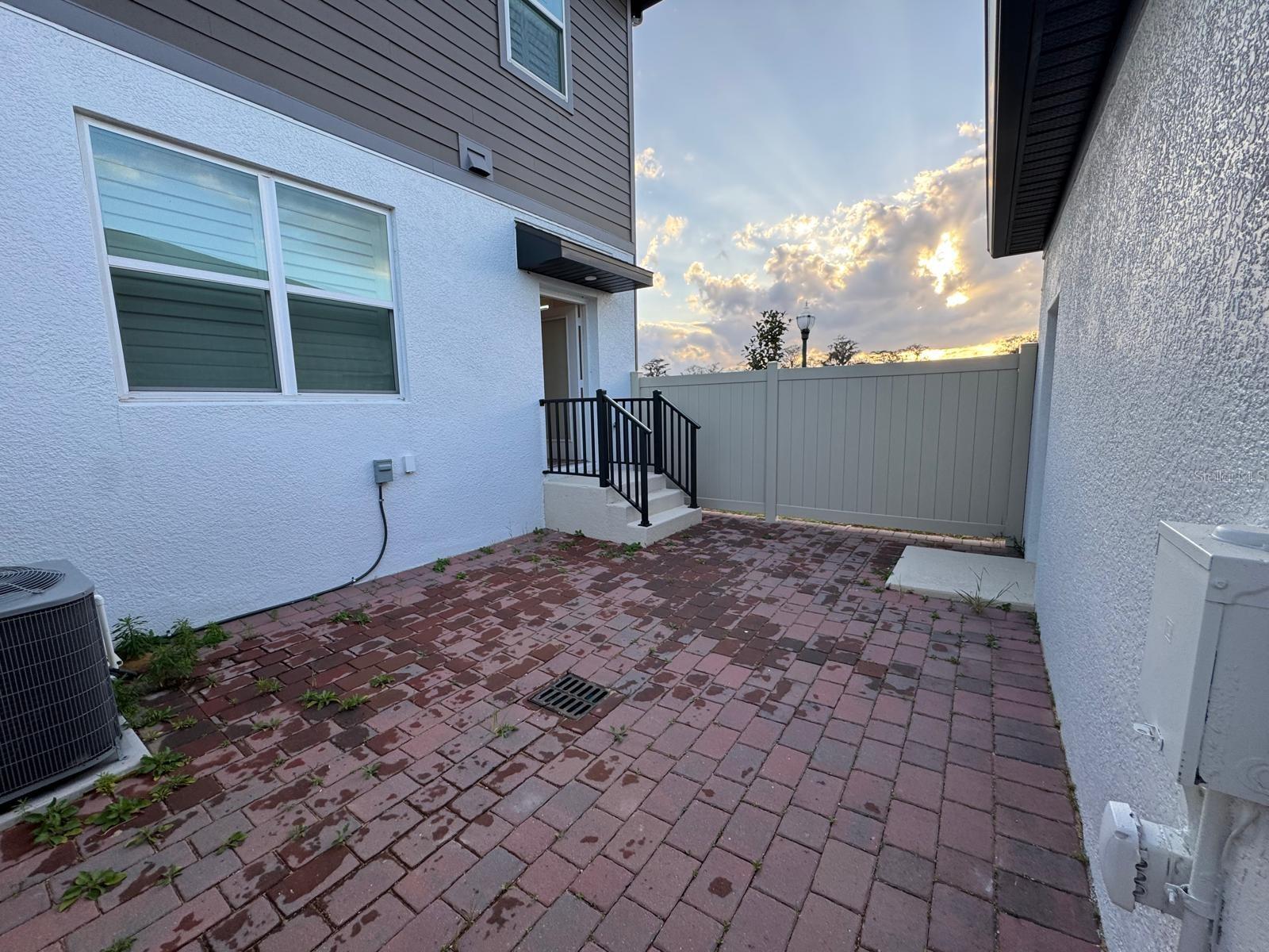 Image 32 of 35 For 16001 Grafton Way