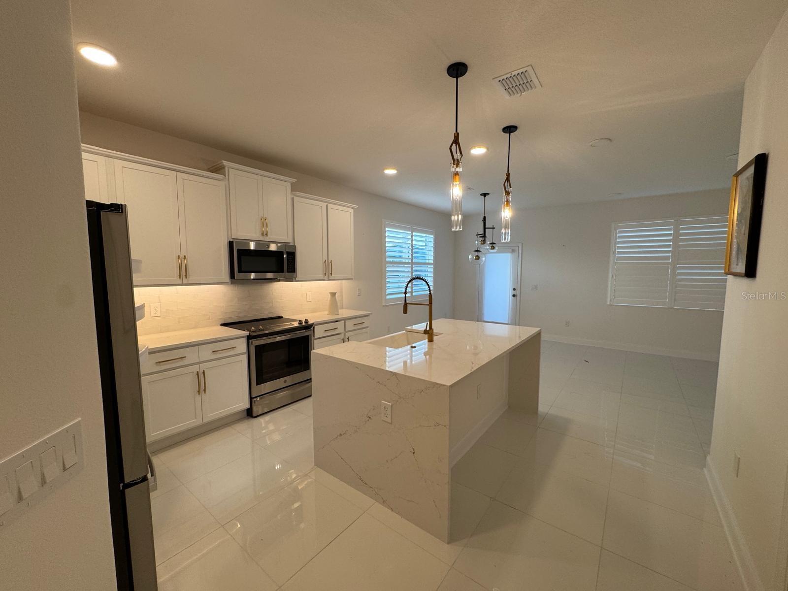 Image 9 of 35 For 16001 Grafton Way