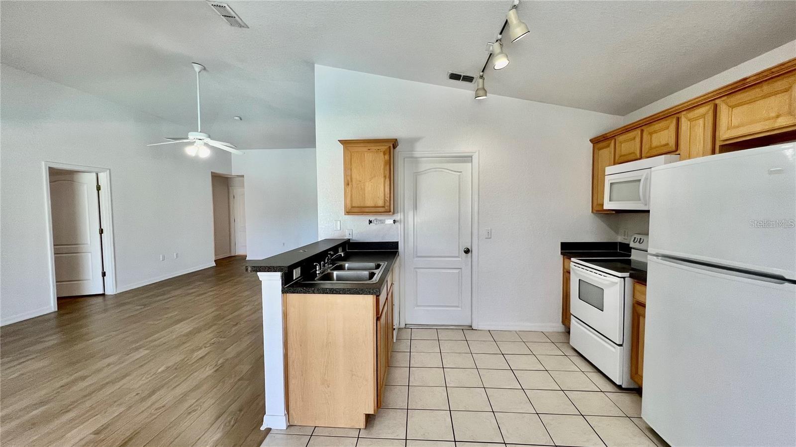 Image 10 of 24 For 1308 Zureiq Court