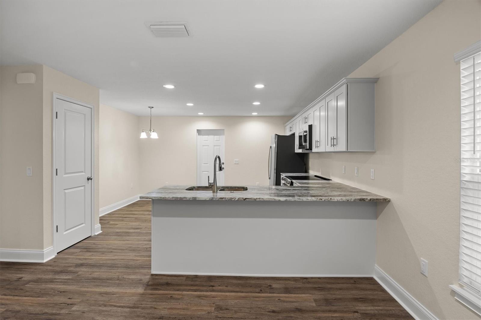 Image 14 of 36 For 106 Sunset Boulevard