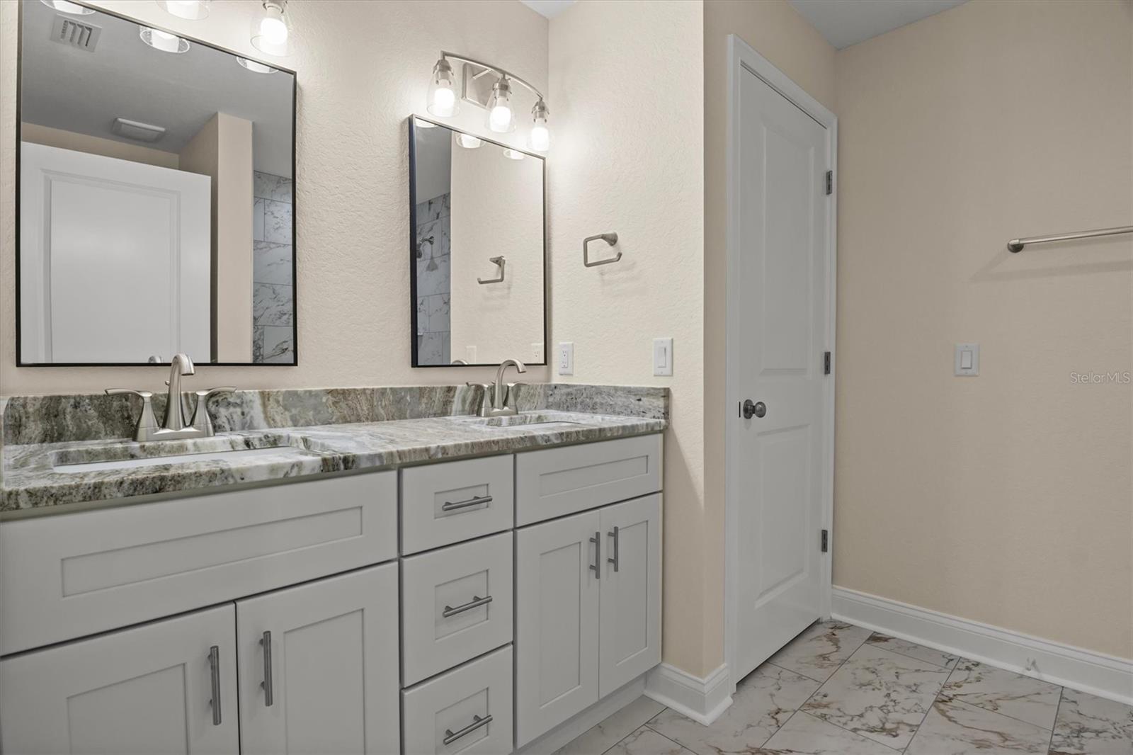 Image 26 of 36 For 106 Sunset Boulevard