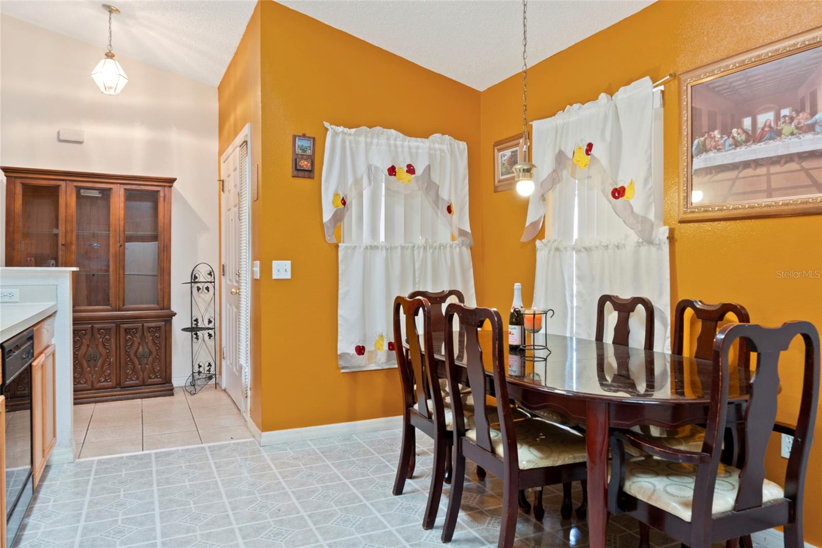 Image 5 of 24 For 2419 Willow Tree Lane