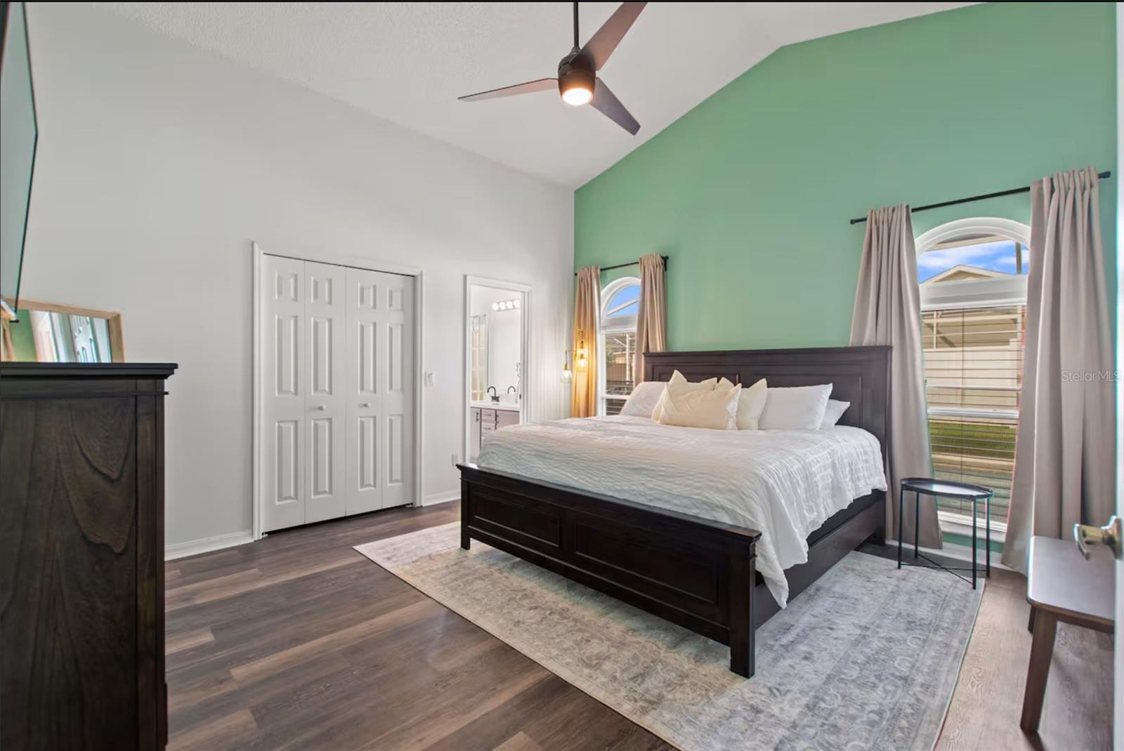 Image 12 of 37 For 431 Lockbreeze Drive