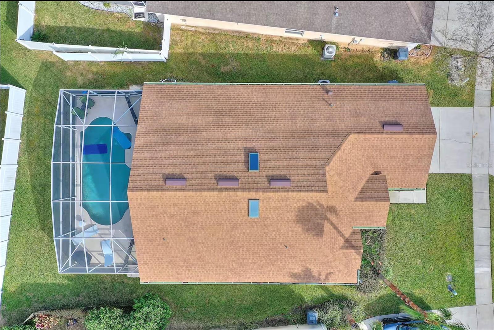 Image 29 of 37 For 431 Lockbreeze Drive