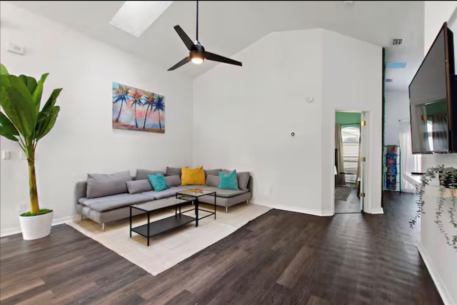 Image 3 of 37 For 431 Lockbreeze Drive