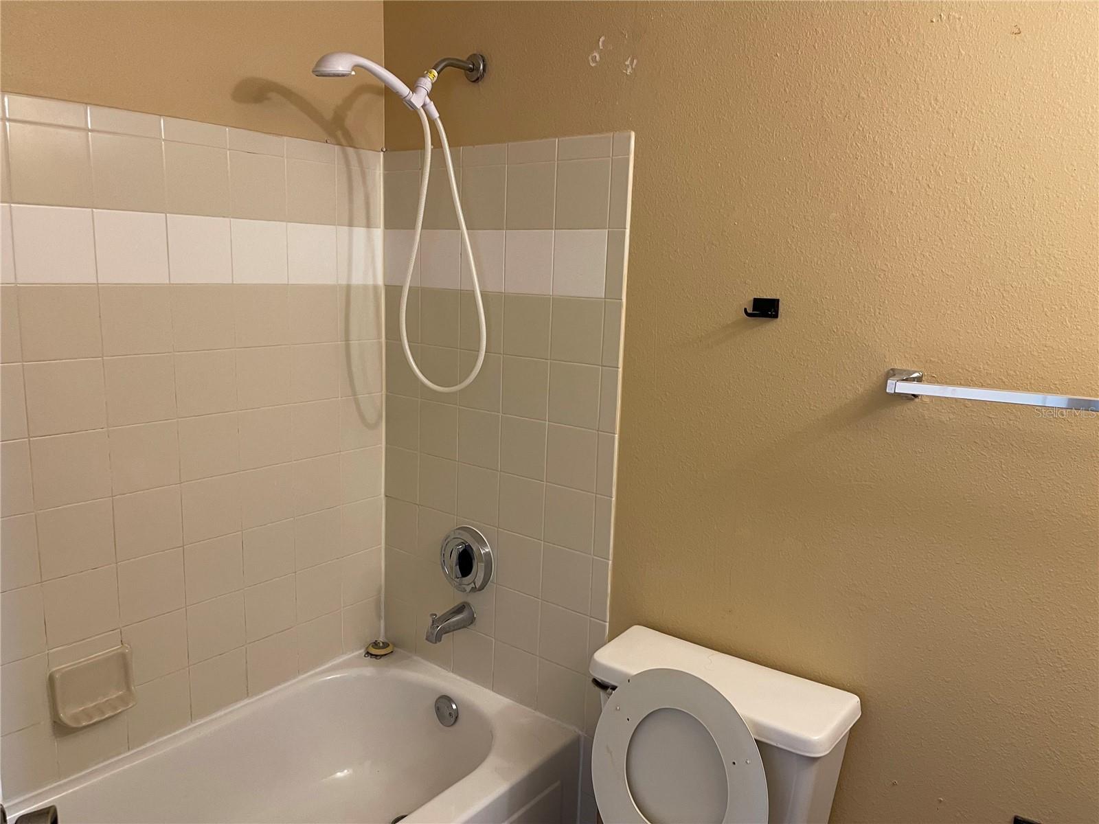 Image 9 of 12 For 3016 Parkway Boulevard 303