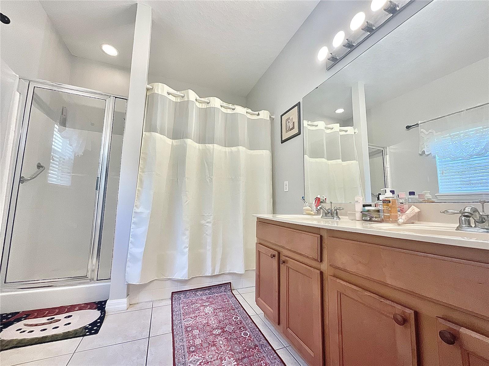 Image 11 of 17 For 907 Hacienda Circle