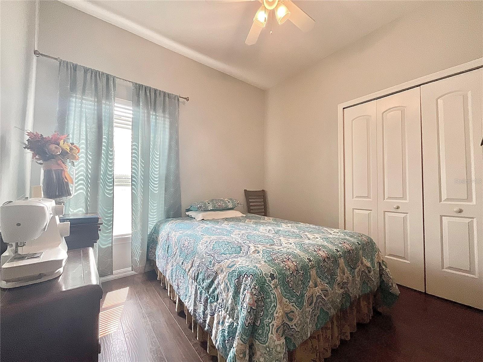 Image 13 of 17 For 907 Hacienda Circle