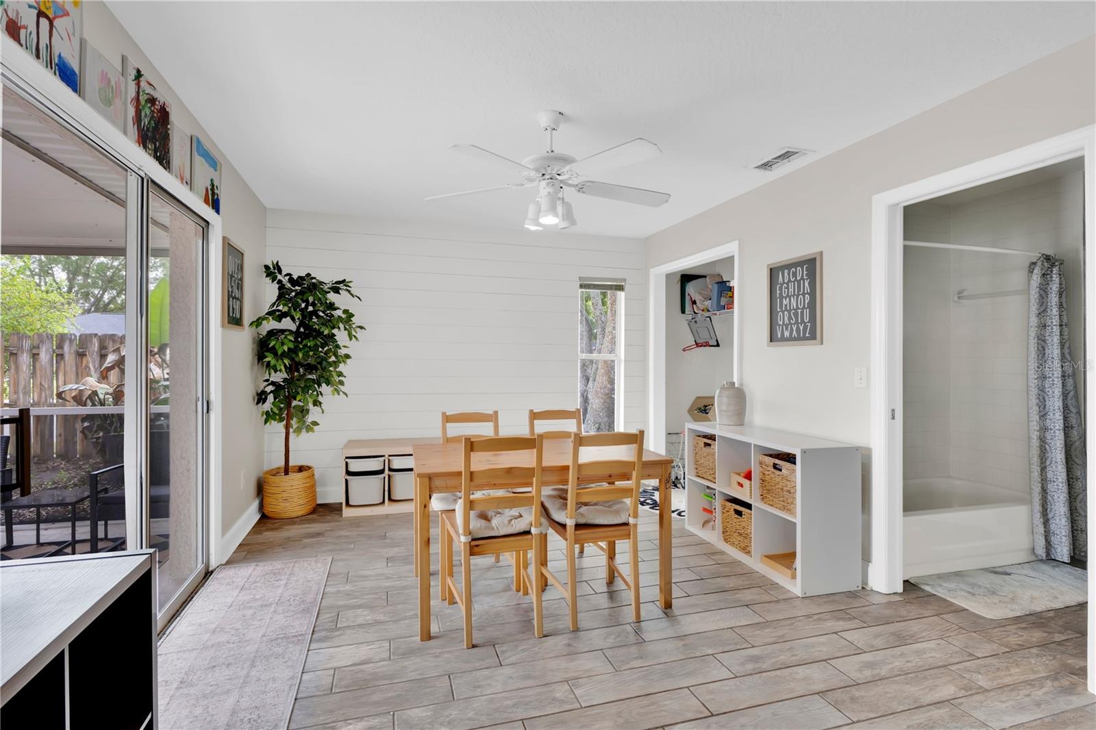 Image 11 of 30 For 4813 Jeanette Court