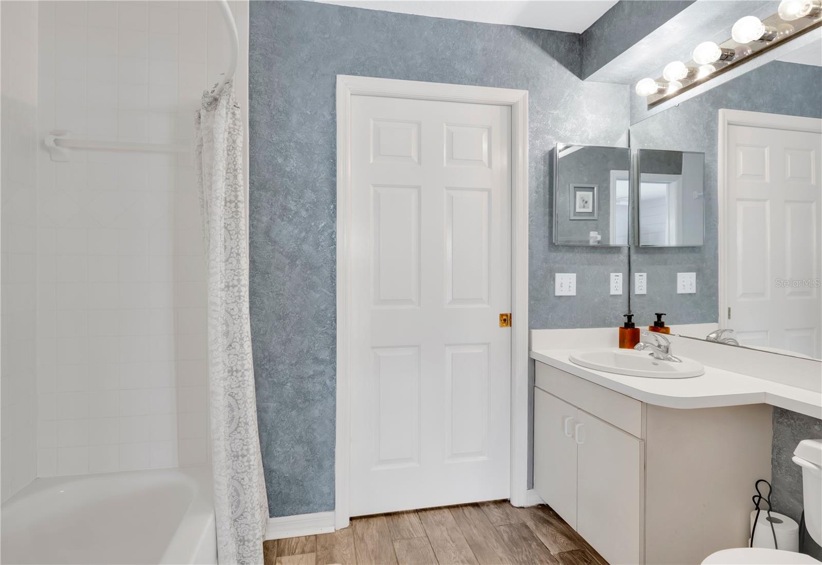 Image 17 of 30 For 4813 Jeanette Court