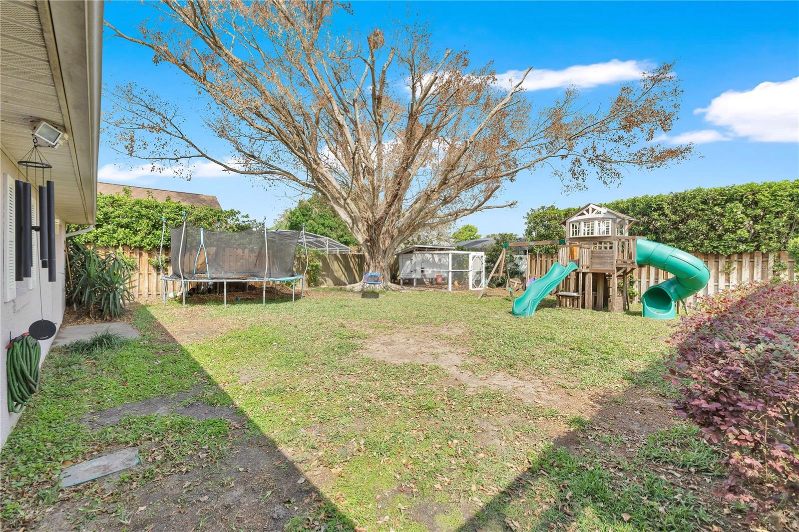 Image 23 of 30 For 4813 Jeanette Court