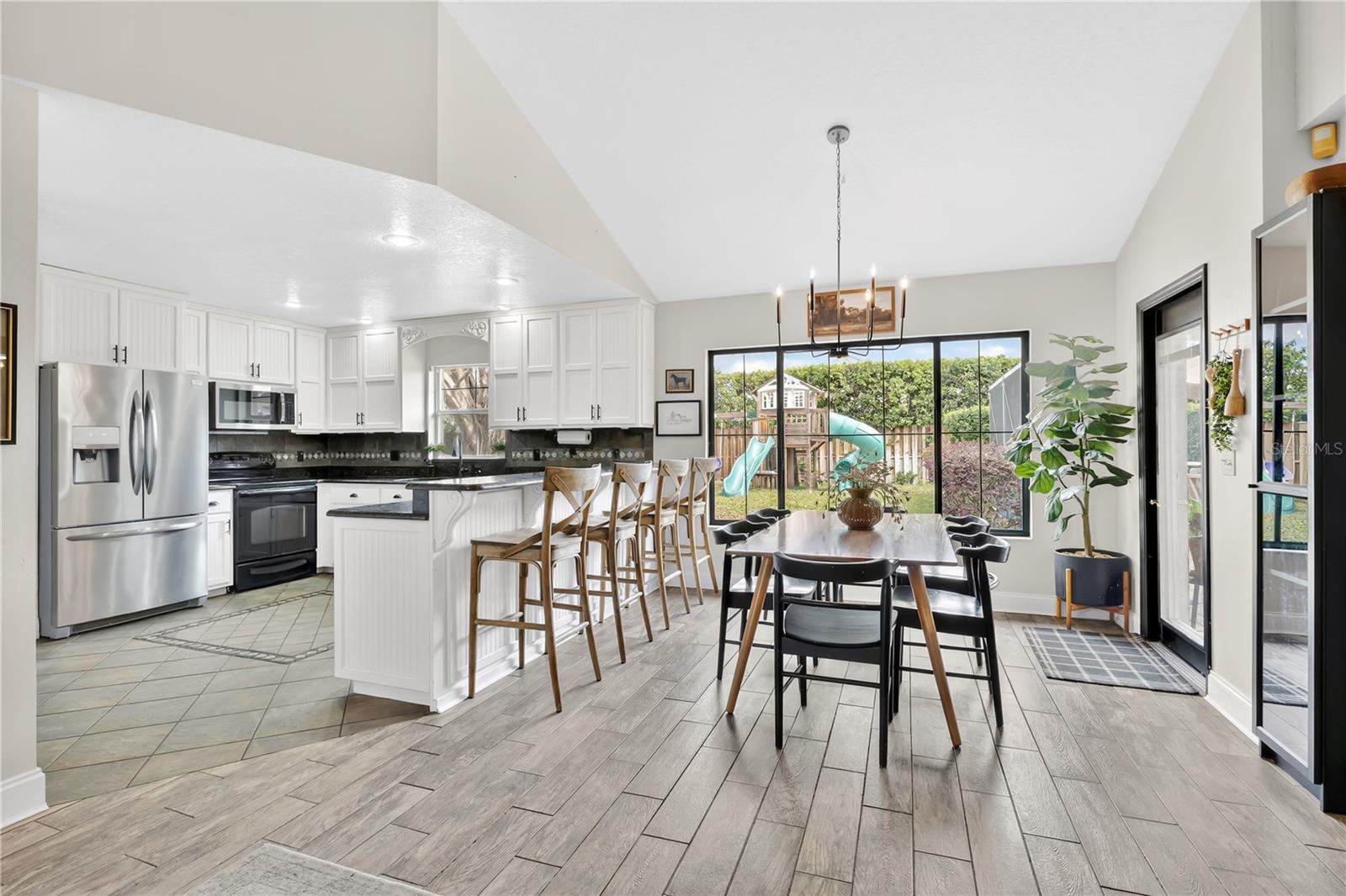 Image 6 of 30 For 4813 Jeanette Court