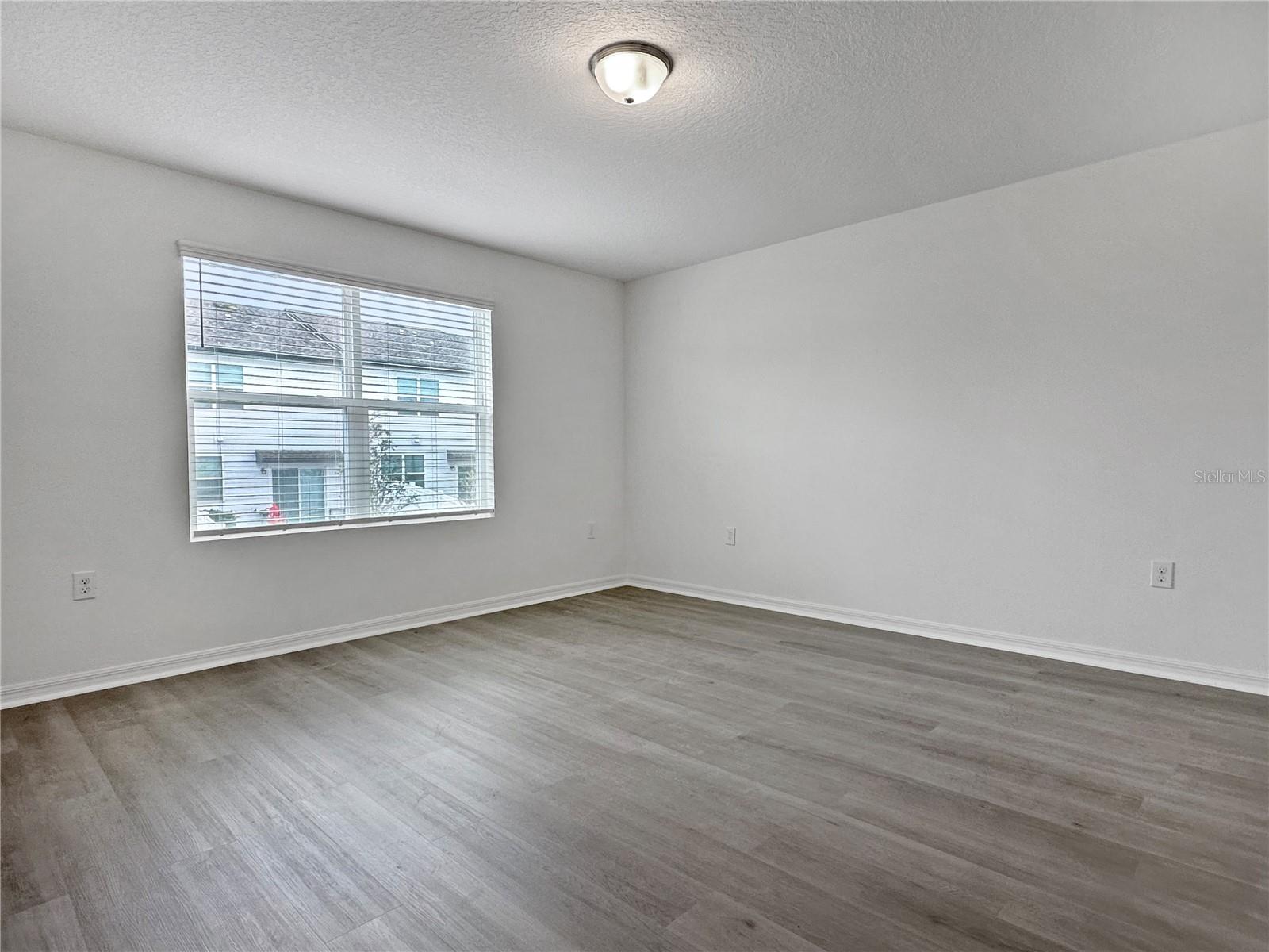 Image 12 of 27 For 959 Grandin Street