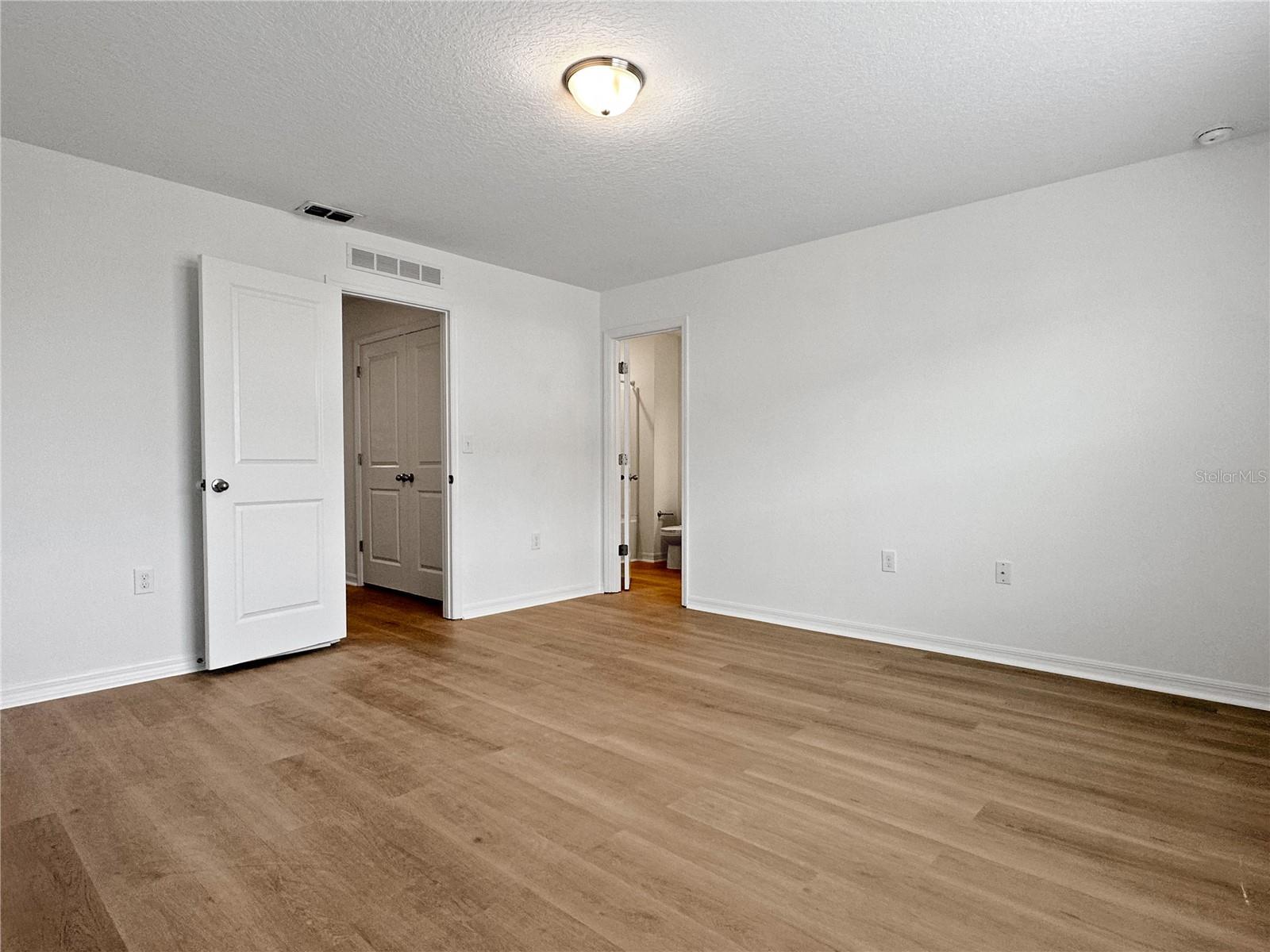 Image 13 of 27 For 959 Grandin Street