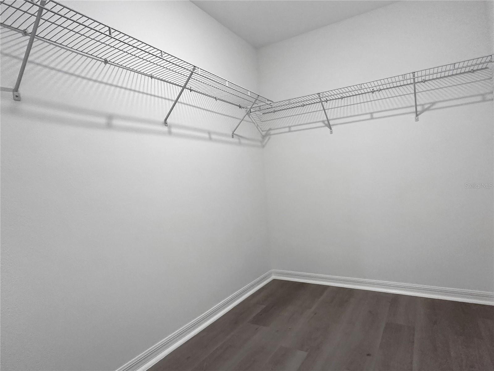 Image 16 of 27 For 959 Grandin Street