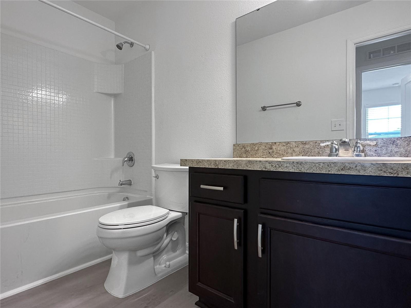 Image 19 of 27 For 959 Grandin Street