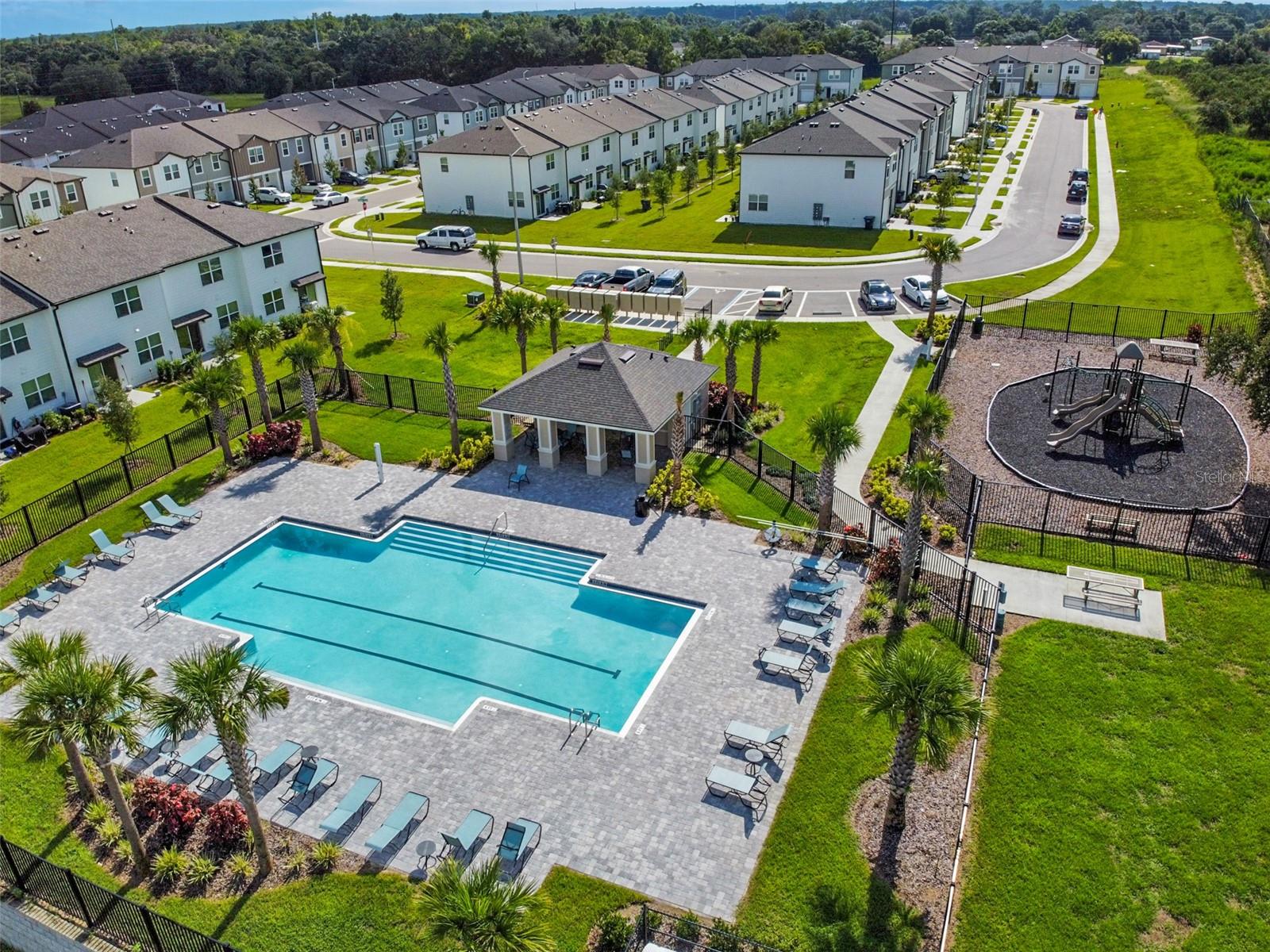 Image 3 of 27 For 959 Grandin Street