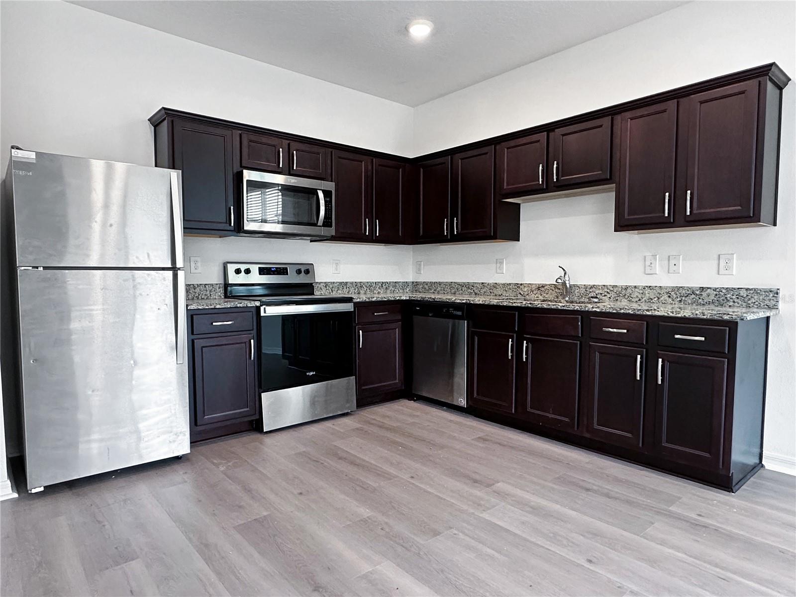 Image 5 of 27 For 959 Grandin Street