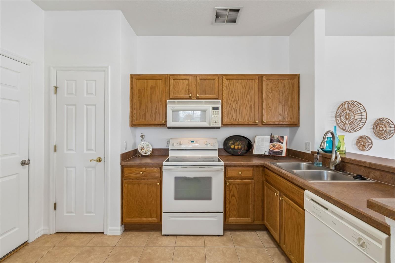 Image 20 of 82 For 524 Glendora Road